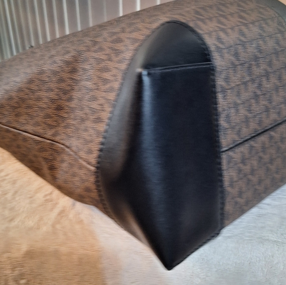 CLEAN Michel Kors Eva Large Tote - Picture 7 of 15